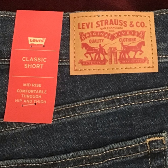 Levi Jean shorts - Picture 2 of 3